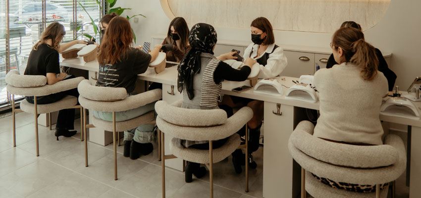 İzmit’te Neden Herkes Protez Tırnak Tercih Ediyor? 